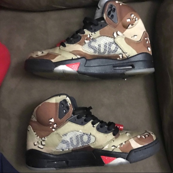 Supreme x Air Jordan 5 RETRO ‘Desert Camo’ - Picture 2 of 7